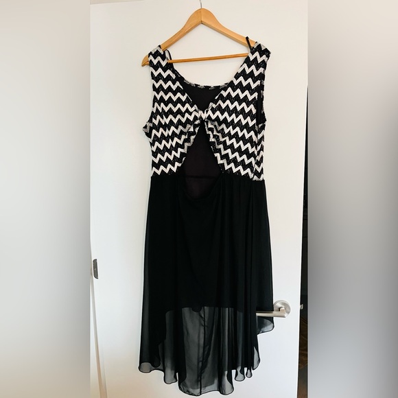 Plus Size 2X Brand new silver and black cocktail dress - Picture 3 of 5